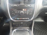 2015 Town and Country Thumbnail 32
