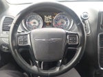 2015 Town and Country Thumbnail 35