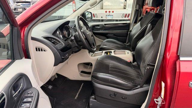 2016 Chrysler Town and Country Limited