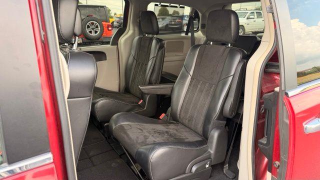 2016 Chrysler Town and Country Limited