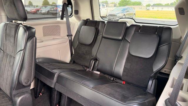 2016 Chrysler Town and Country Limited