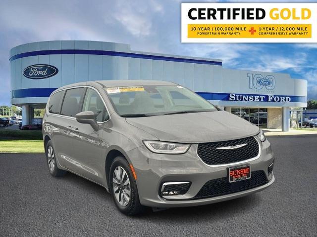 2022 Chrysler Pacifica - $17,495