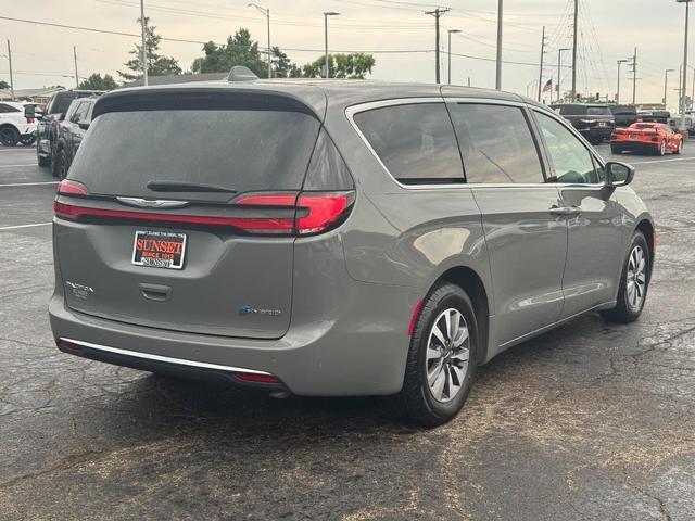 2022 Chrysler Pacifica - $17,495