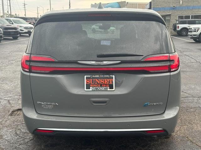 2022 Chrysler Pacifica - $17,495