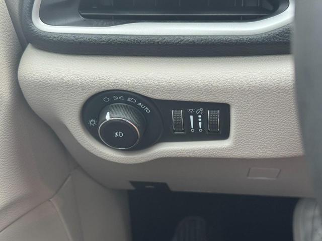 2022 Chrysler Pacifica - $17,495