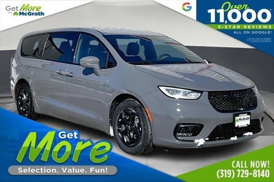 Photo of a 2022 Chrysler Pacifica Hybrid Touring L 4DR Mini-Van for sale