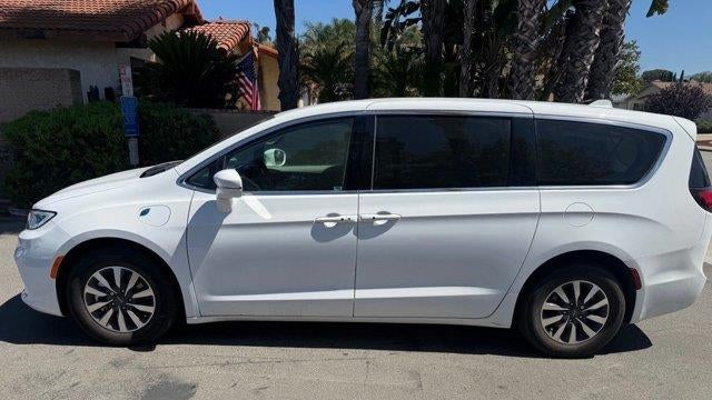 2022 Chrysler Pacifica Hybrid Touring L