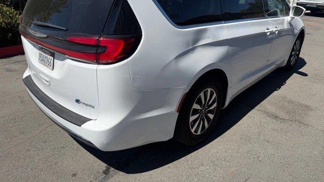 2022 Chrysler Pacifica Hybrid Touring L