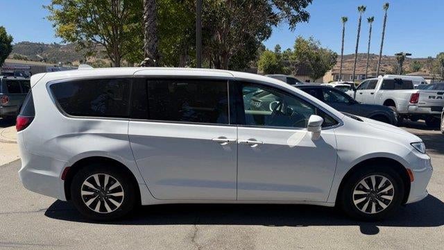 2022 Chrysler Pacifica Hybrid Touring L