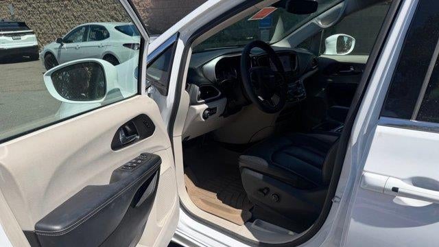 2022 Chrysler Pacifica Hybrid Touring L