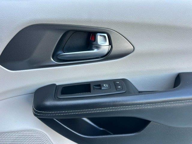2023 Chrysler Pacifica - $19,511