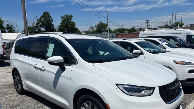 2023 Chrysler Pacifica Plug-In Hybrid Touring L