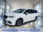 2023 Pacifica Plug-In Hybrid Thumbnail 1