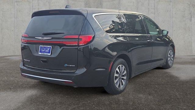2023 Chrysler Pacifica Plug-In Hybrid Touring L