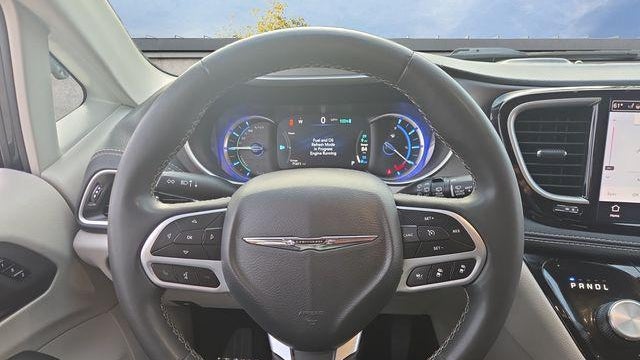 2023 Chrysler Pacifica Plug-In Hybrid Touring L