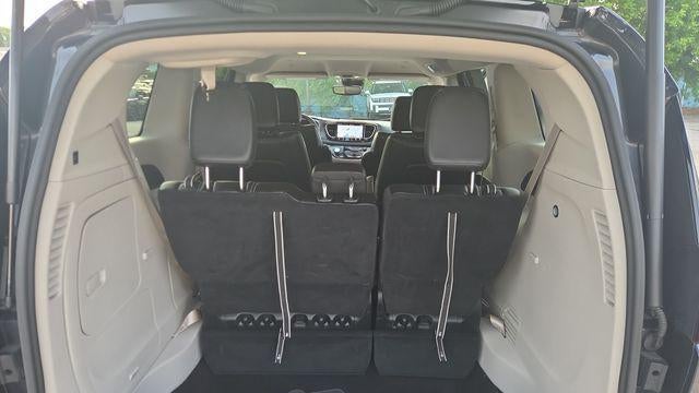 2023 Chrysler Pacifica Plug-In Hybrid Touring L