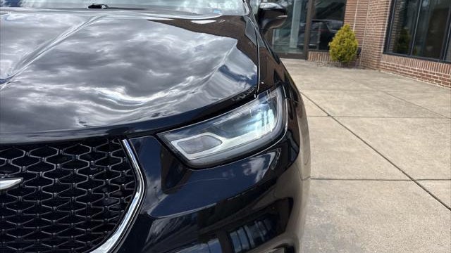 2023 Chrysler Pacifica Plug-In Hybrid Touring L