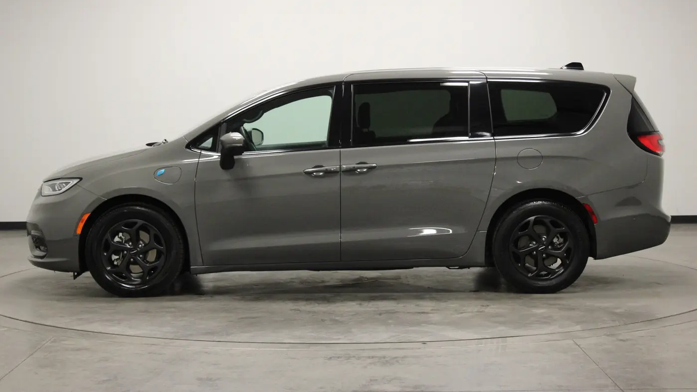 2023 Chrysler Pacifica Plug-In Hybrid Touring L