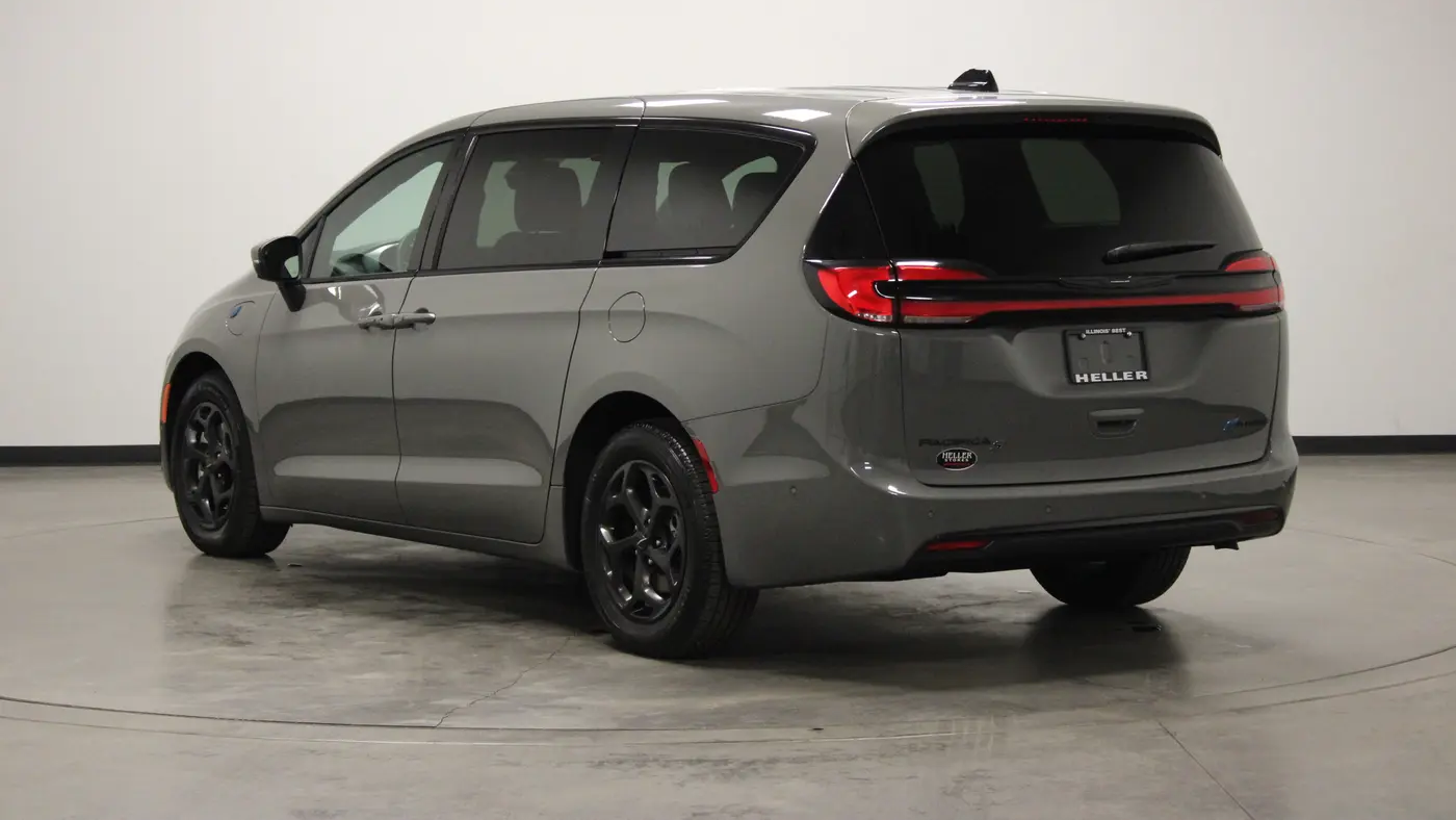 2023 Chrysler Pacifica Plug-In Hybrid Touring L