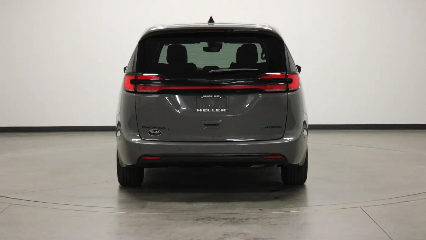2023 Chrysler Pacifica Plug-In Hybrid Touring L