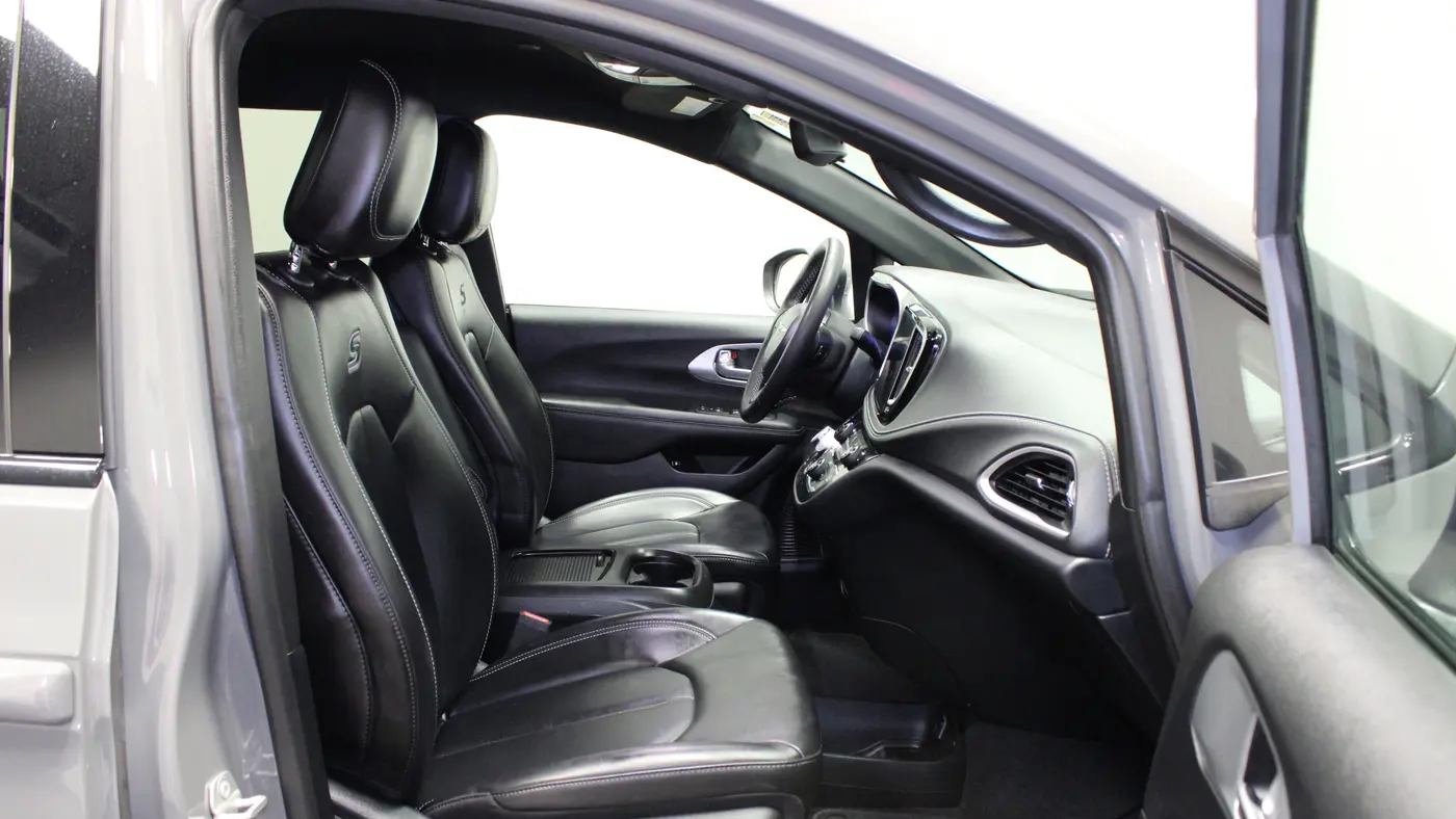 2023 Chrysler Pacifica Plug-In Hybrid Touring L