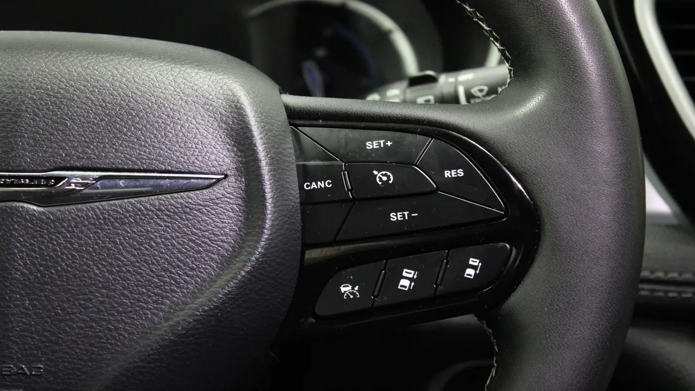 2023 Chrysler Pacifica Plug-In Hybrid Touring L