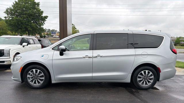 2023 Chrysler Pacifica Plug-In Hybrid Touring L