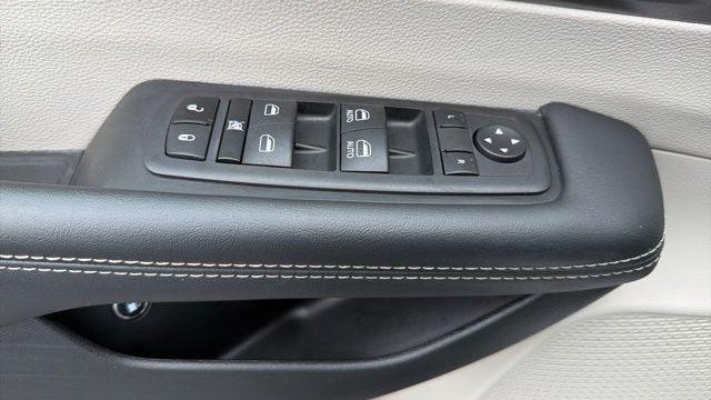 2023 Chrysler Pacifica Plug-In Hybrid Touring L