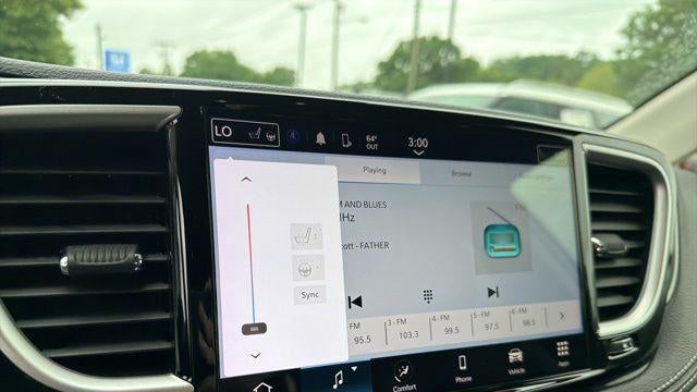 2023 Chrysler Pacifica Plug-In Hybrid Touring L
