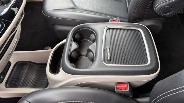 2023 Chrysler Pacifica Plug-In Hybrid Touring L