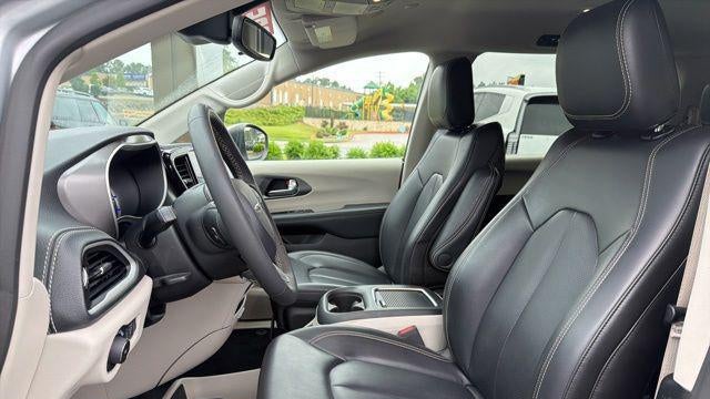 2023 Chrysler Pacifica Plug-In Hybrid Touring L