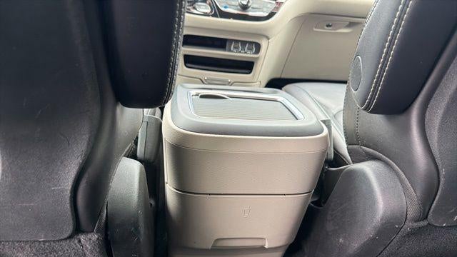2023 Chrysler Pacifica Plug-In Hybrid Touring L