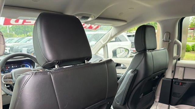 2023 Chrysler Pacifica Plug-In Hybrid Touring L
