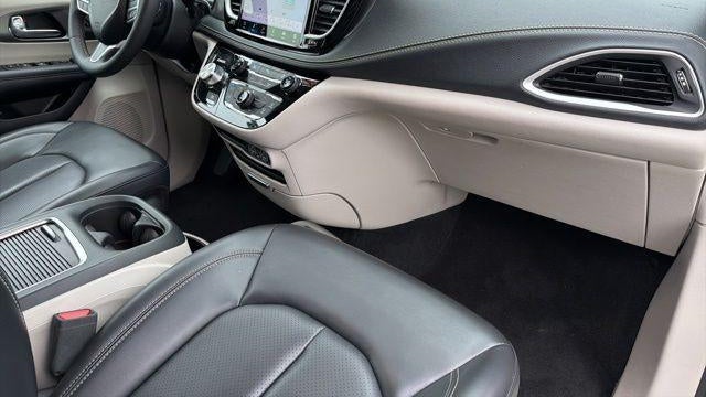 2023 Chrysler Pacifica Plug-In Hybrid Touring L