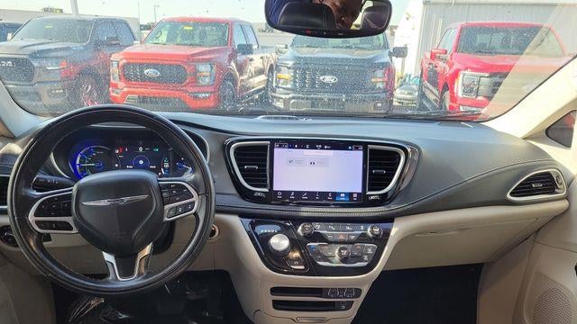 2022 Chrysler Pacifica Hybrid Touring L