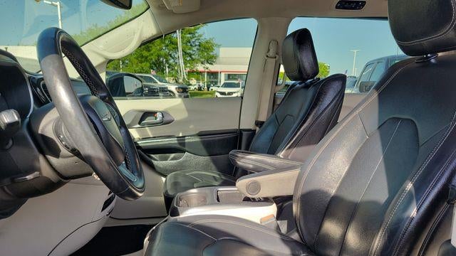2022 Chrysler Pacifica Hybrid Touring L