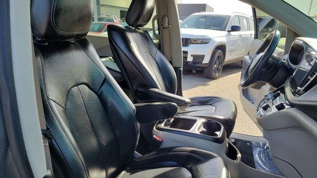 2022 Chrysler Pacifica Hybrid Touring L