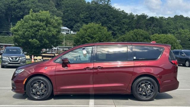 2022 Chrysler Pacifica Hybrid Touring L