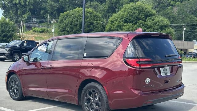 2022 Chrysler Pacifica Hybrid Touring L