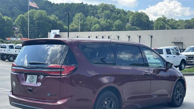 2022 Chrysler Pacifica Hybrid Touring L
