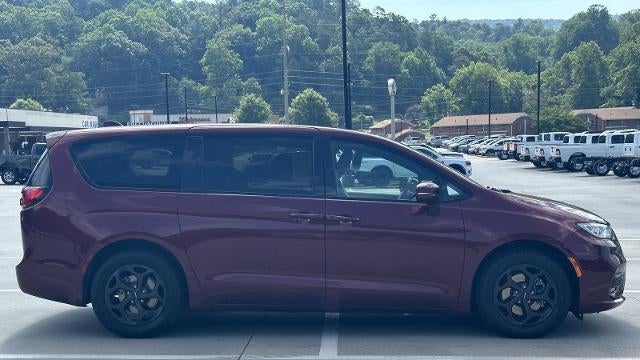 2022 Chrysler Pacifica Hybrid Touring L