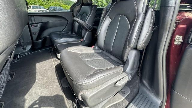 2022 Chrysler Pacifica Hybrid Touring L