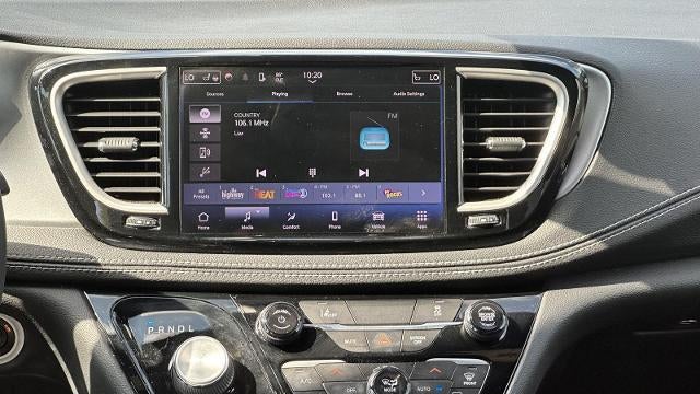 2022 Chrysler Pacifica Hybrid Touring L