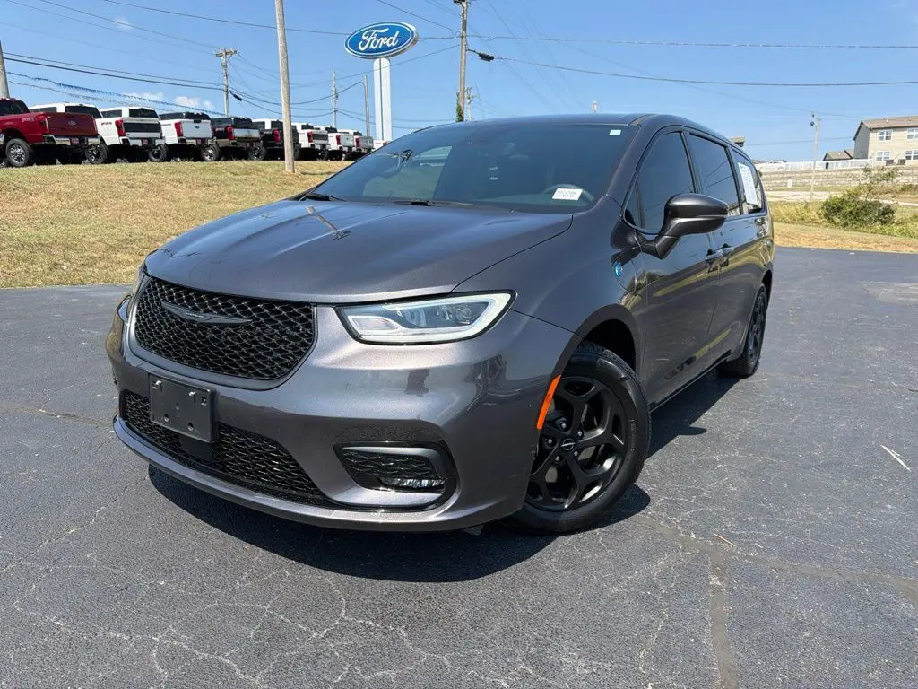 2022 Chrysler Pacifica - $22,248