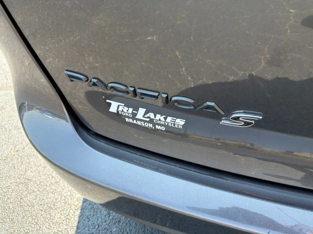 2022 Chrysler Pacifica - $22,248