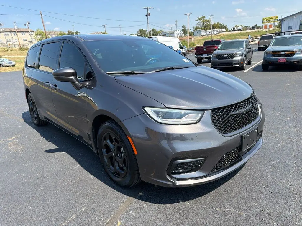 2022 Chrysler Pacifica - $22,248