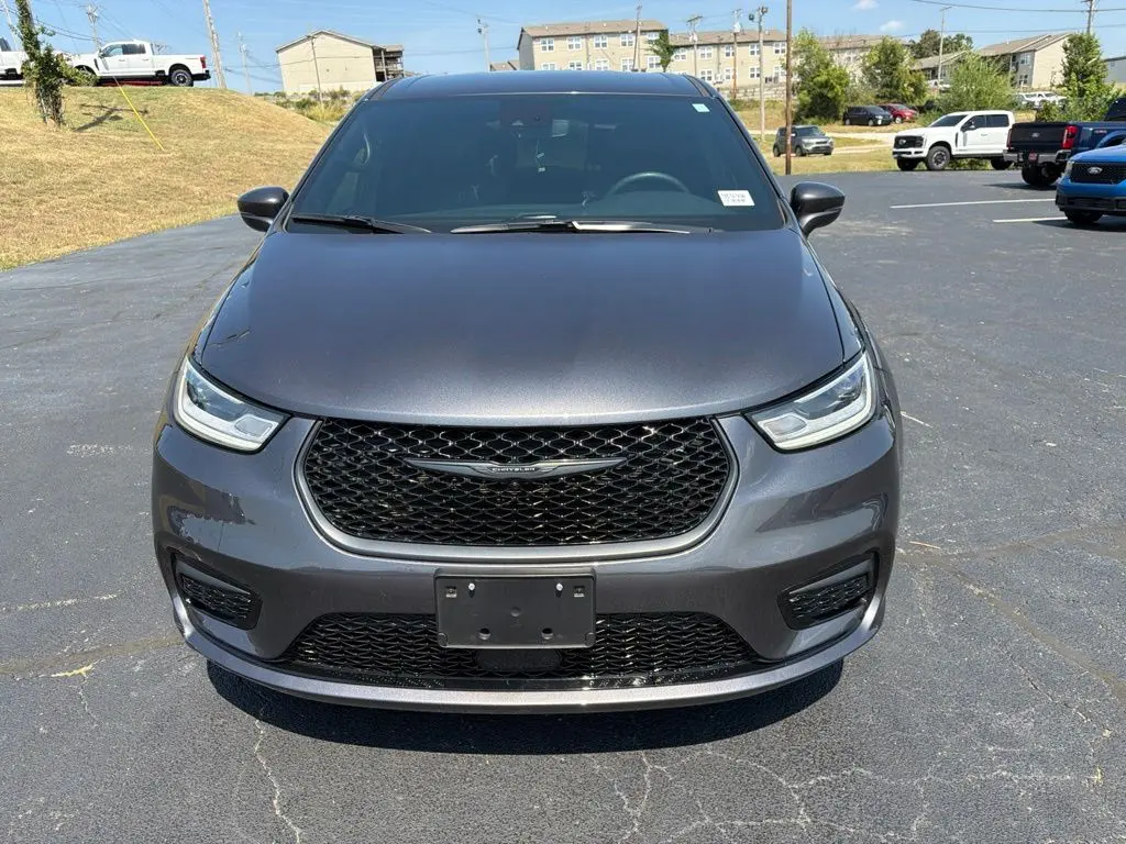 2022 Chrysler Pacifica - $22,248