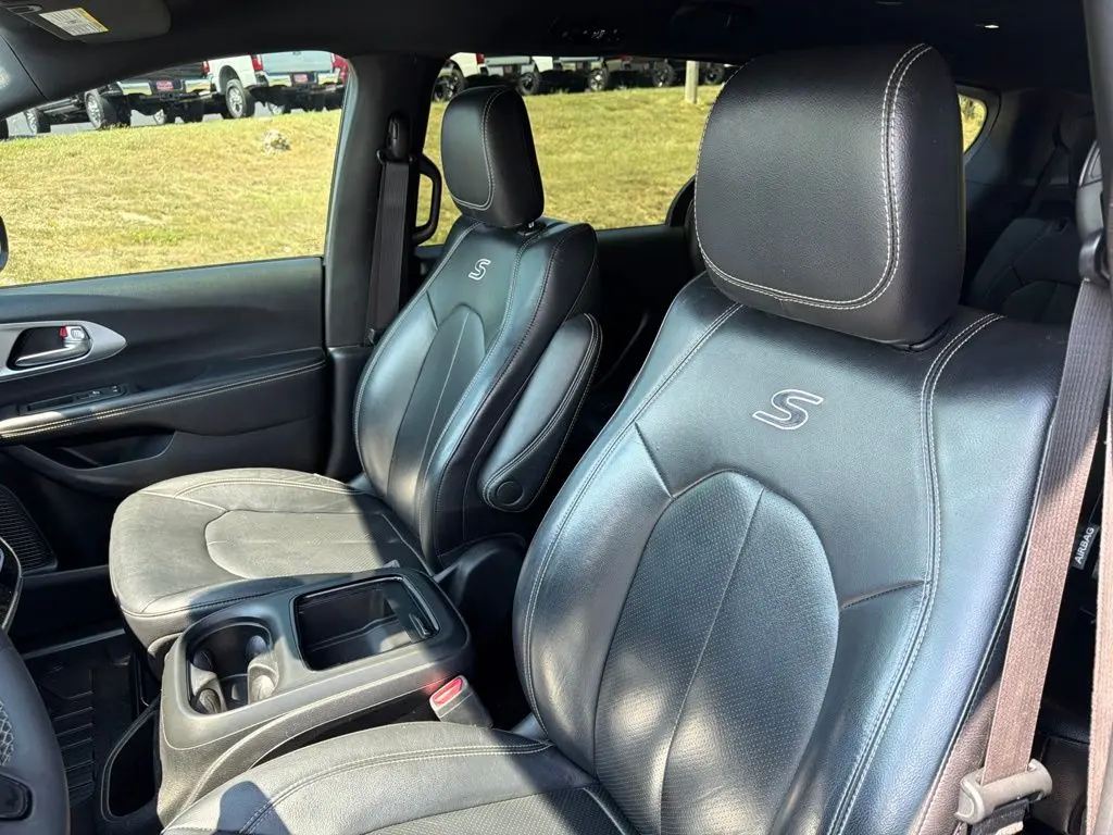 2022 Chrysler Pacifica - $22,248