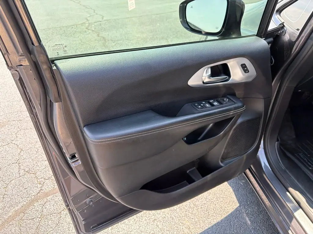 2022 Chrysler Pacifica - $22,248