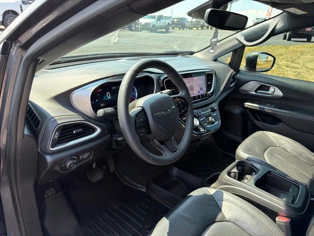 2022 Chrysler Pacifica - $22,248